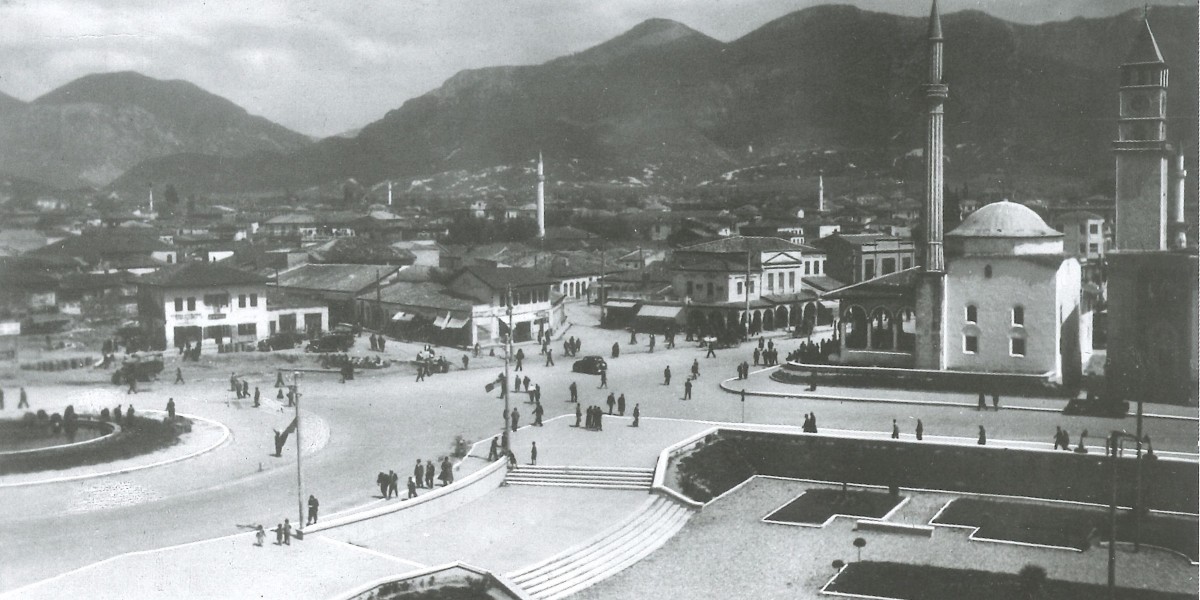 Tirana tra le righe